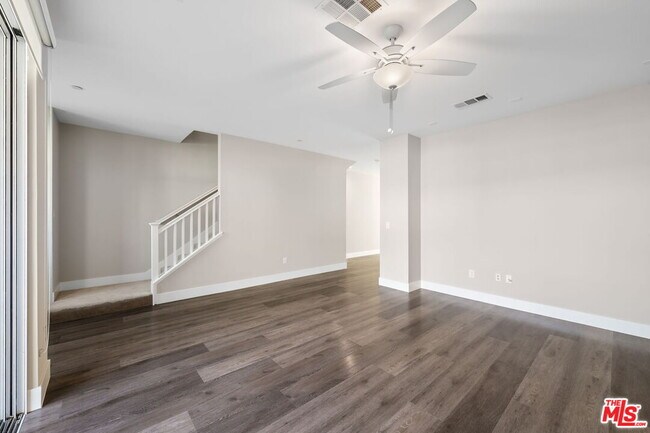 Building Photo - 4444 Paxton Pl