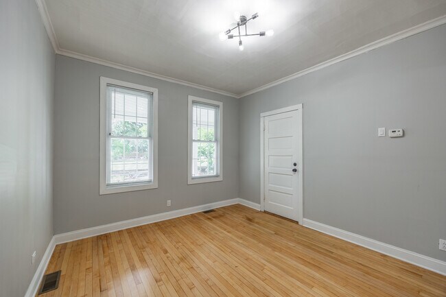 Building Photo - 3714 W Cortland St