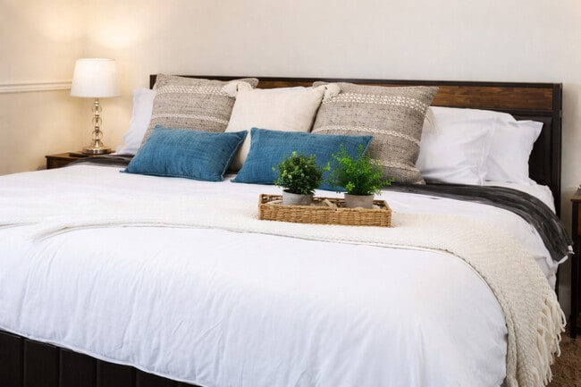 Building Photo - 515 Hawks Blvd