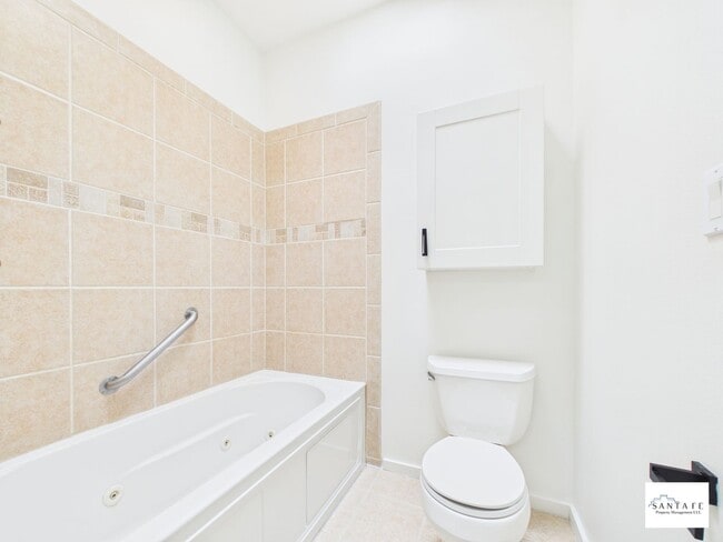 Building Photo - Two Level Townhouse Available February 1, 2026