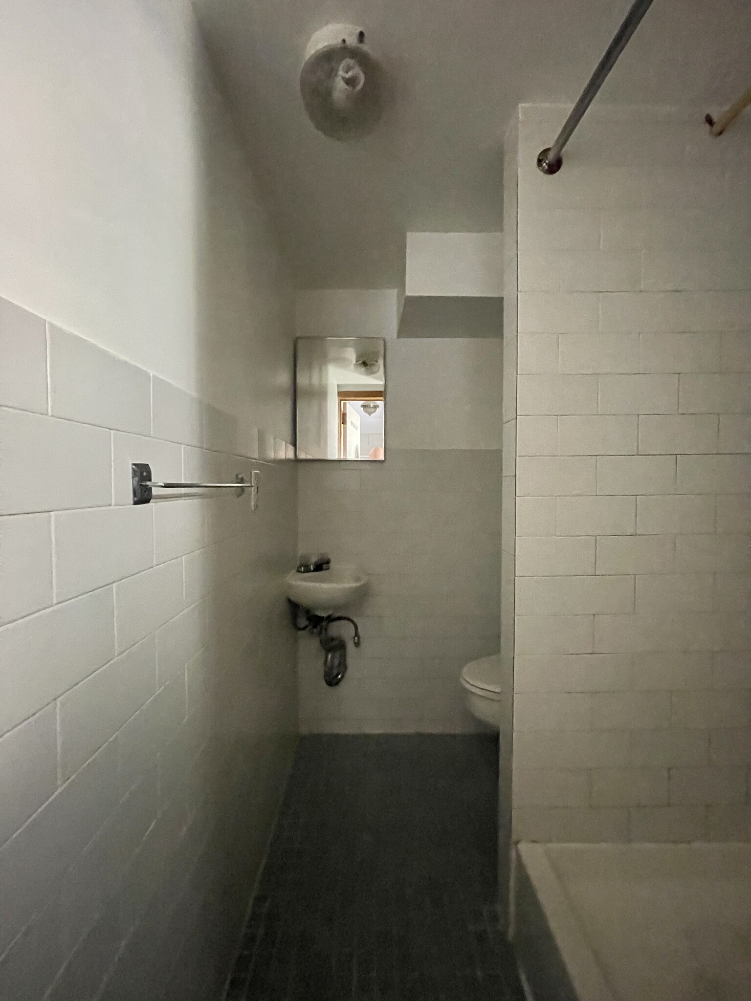 Building Photo - 442 W 238th St