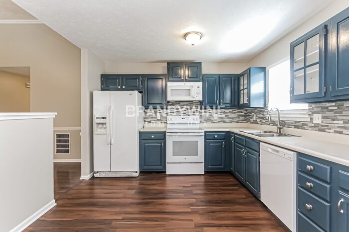 Building Photo - 601 Springmill Dr