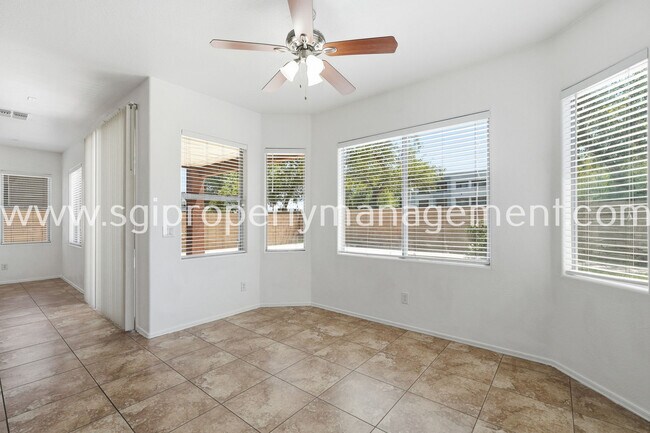 Building Photo - 6827 N 71st Dr