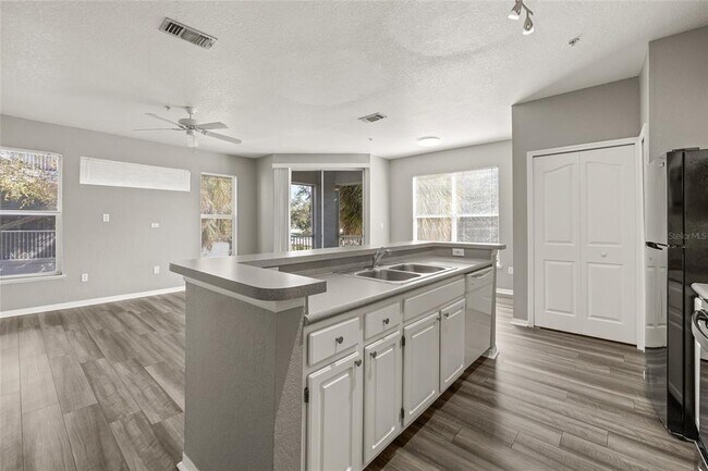 Building Photo - 5519 Legacy Crescent Pl