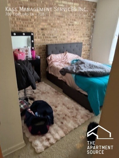 Building Photo - 700 Concord Ln