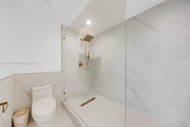 Building Photo - 7910 Harbor Island Dr