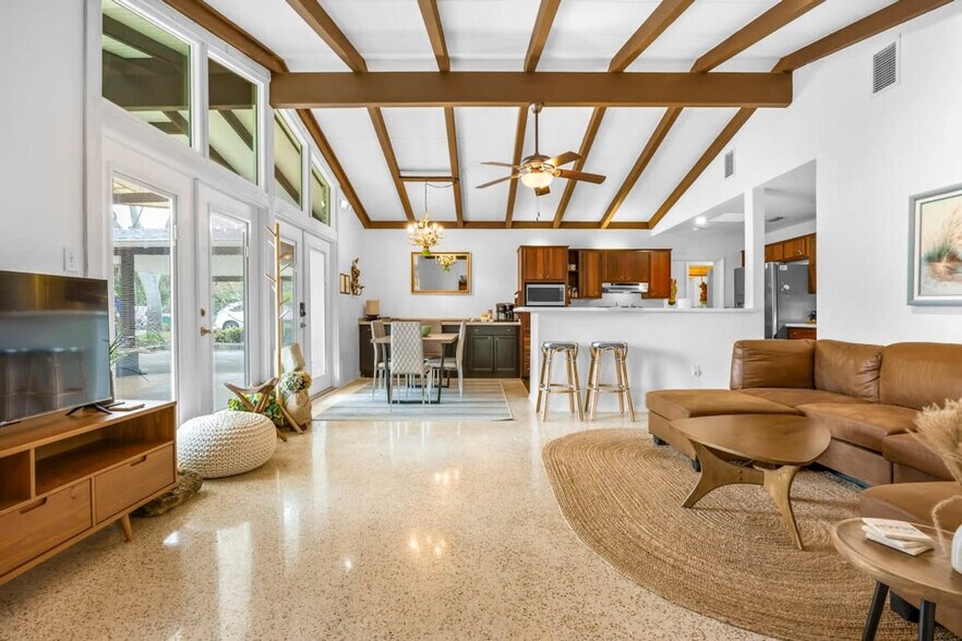 Building Photo - 936 Santa Cruz Rd