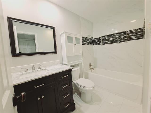 Building Photo - 3726 Red Oak Dr