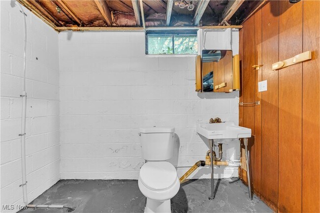 Building Photo - 1171 Hilltop Dr