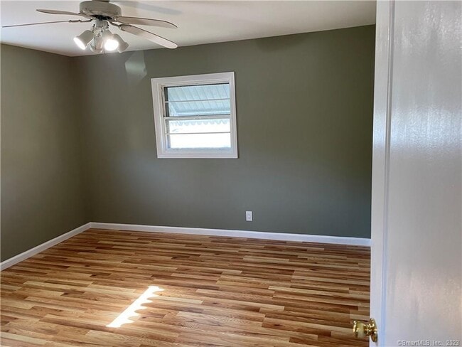 Building Photo - 213 Larkin Ct