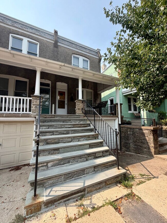 Building Photo - 15 W Abington Ave