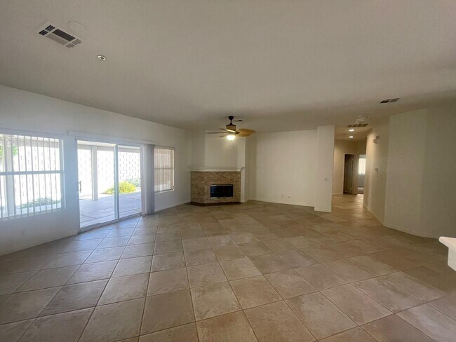 Building Photo - 74082 Daisy Ln