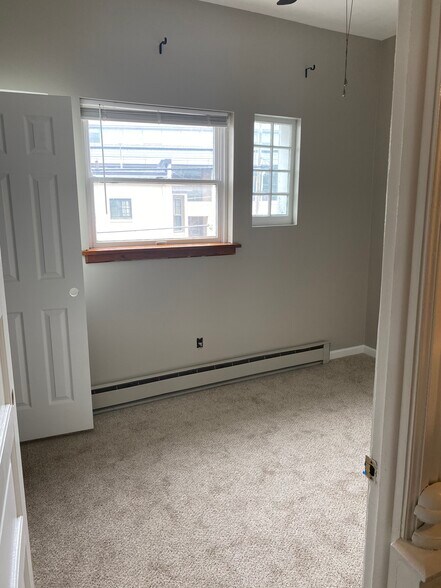 Building Photo - 684 Wolf Ave