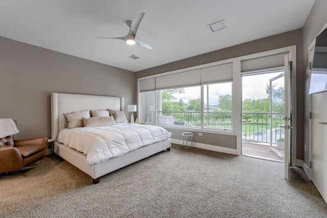 Building Photo - Prime Downtown 2-Bedroom Condo Steps from the Old Market!!