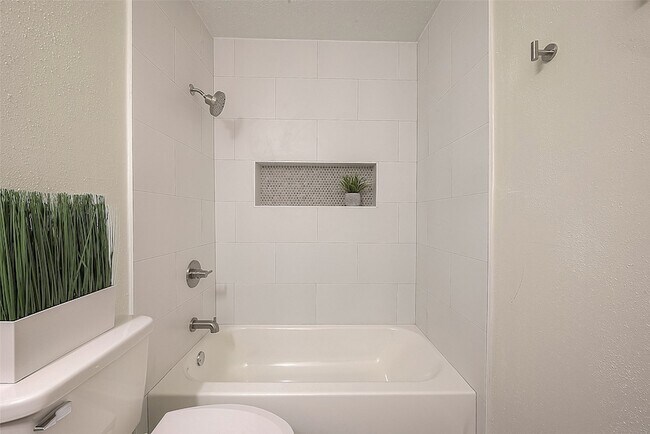 Building Photo - 16810 Sweno Ct