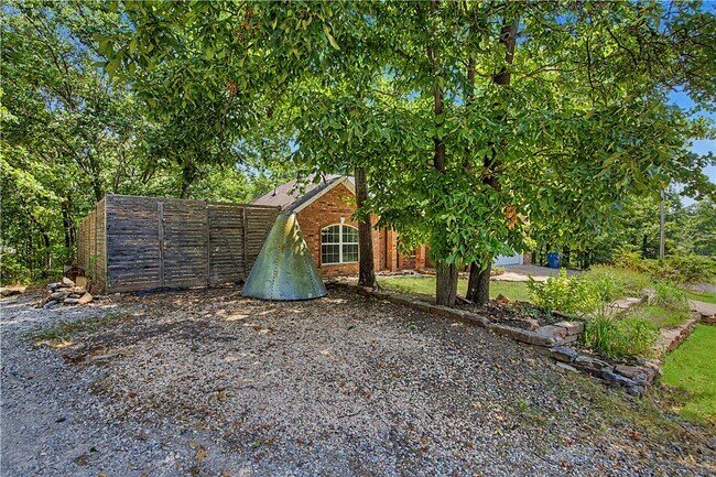 Building Photo - 11 Cresswell Ln