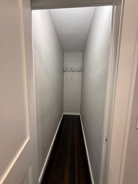 Building Photo - 19 Chase St