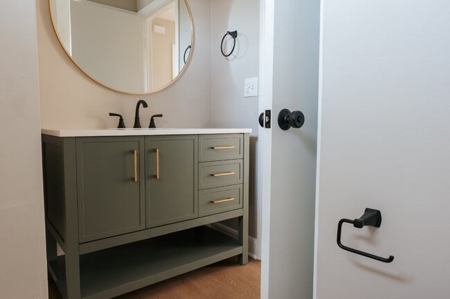 Building Photo - 332 Guilford St