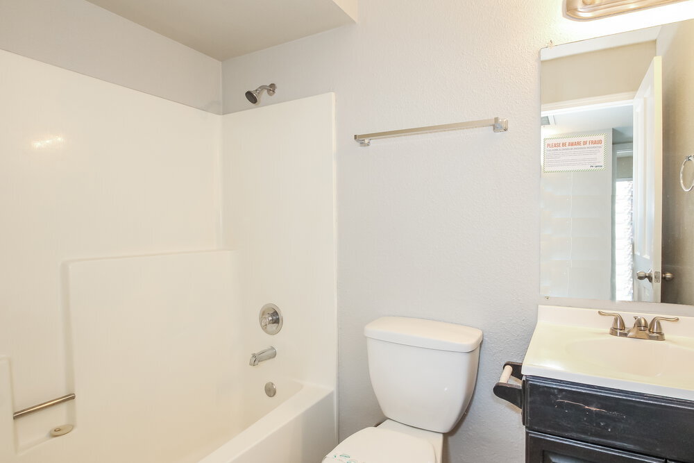 Building Photo - 5523 W Villa Maria Dr