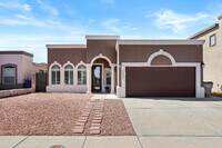 Building Photo - 2037 Shreya St