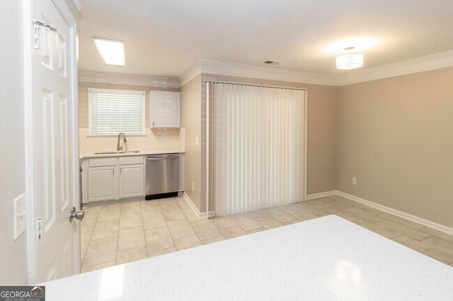 Building Photo - 745 Crestwell Cir