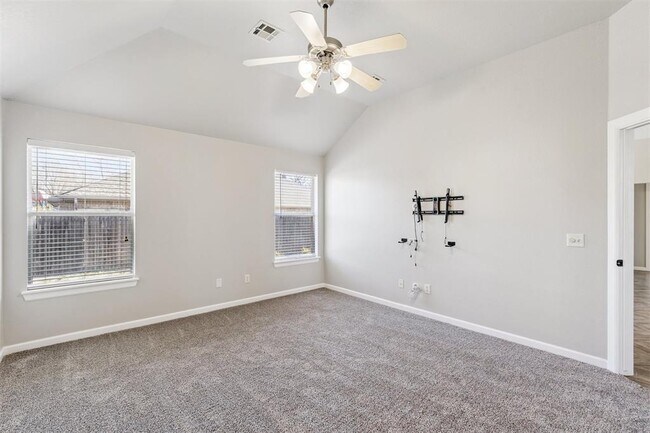 Building Photo - 824 Hunter Pl