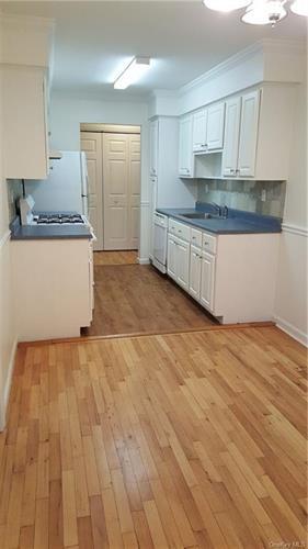 Building Photo - 7 E Lawrence Park Dr E