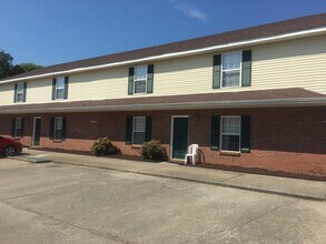 Building Photo - 3864 NORTHEAST DRIVE