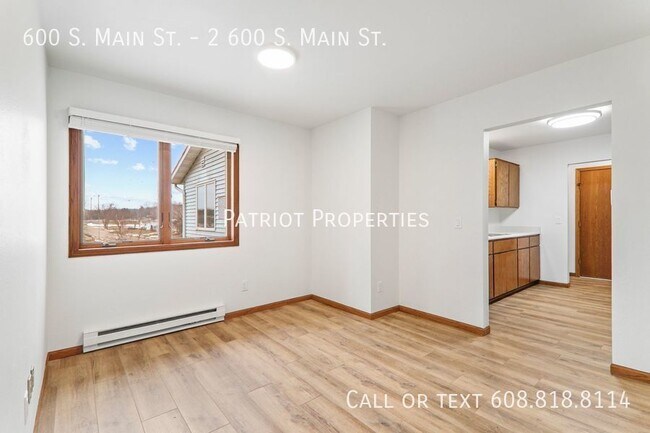 Building Photo - 600 S Main St