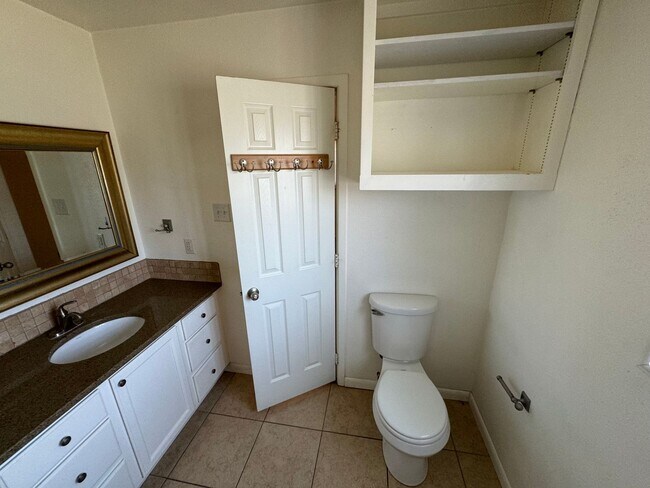 Building Photo - Stunning home located near Frank Higginbot...