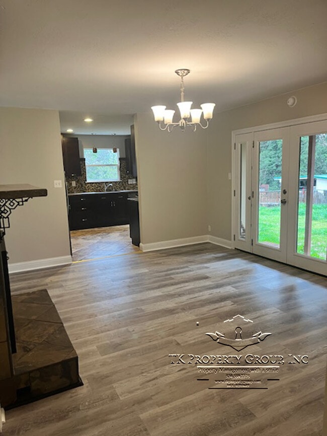 Building Photo - 10728 Cedar Ave