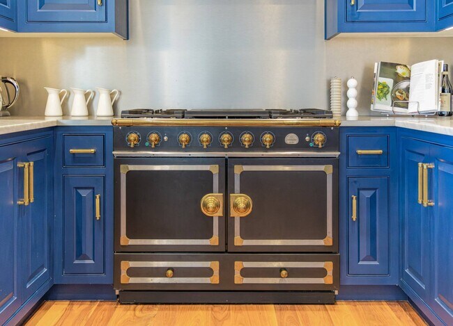 Building Photo - 21 Old Stone Hwy