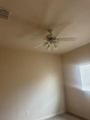 Building Photo - 2208 Breezy Dr