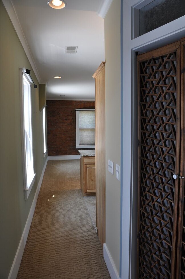 Building Photo - 1301-1305 S Westnedge