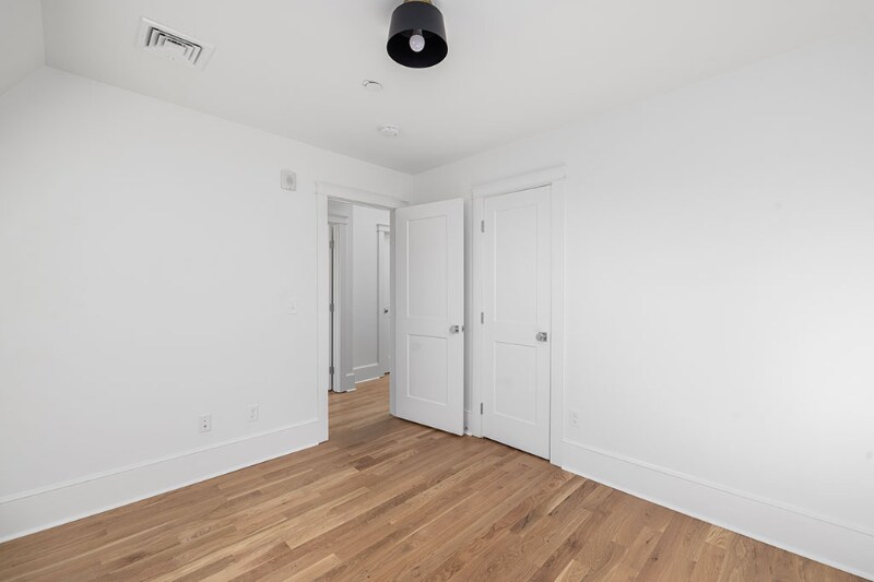 Building Photo - 293 Governor St