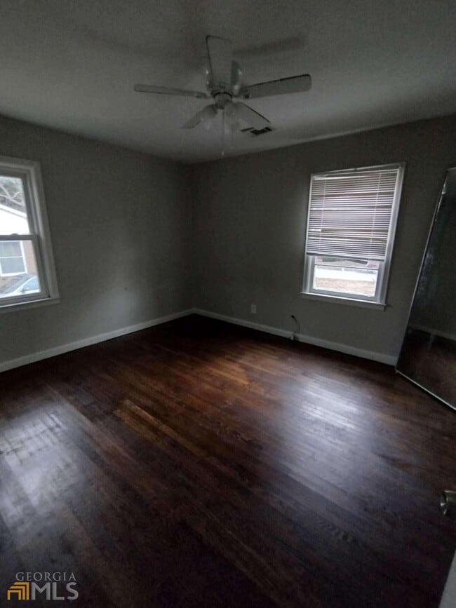 Building Photo - 1433 Meadowlark Dr