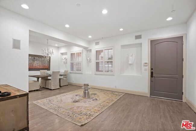 Building Photo - 16123 W Sunset Blvd