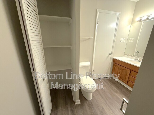 Building Photo - 3315 Wiseman Dr