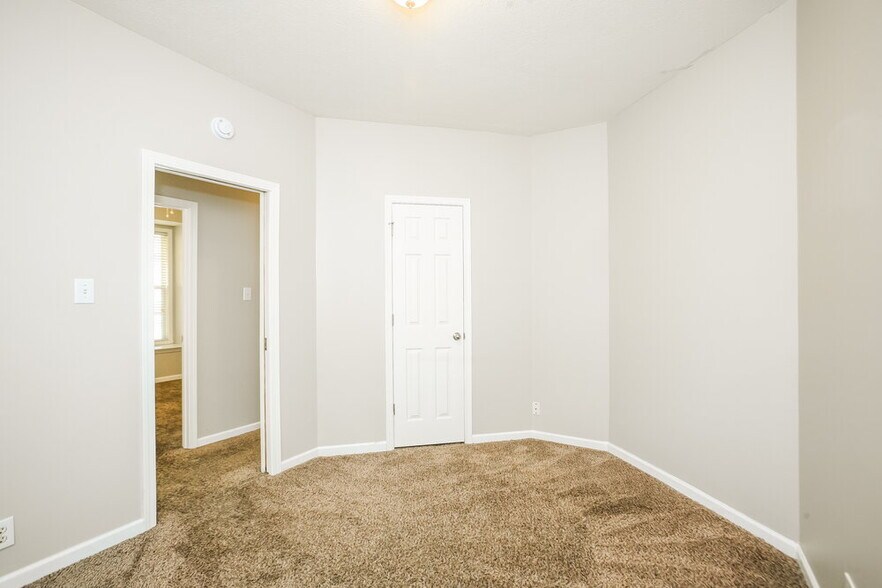 Building Photo - 8201 Briarhill Lane