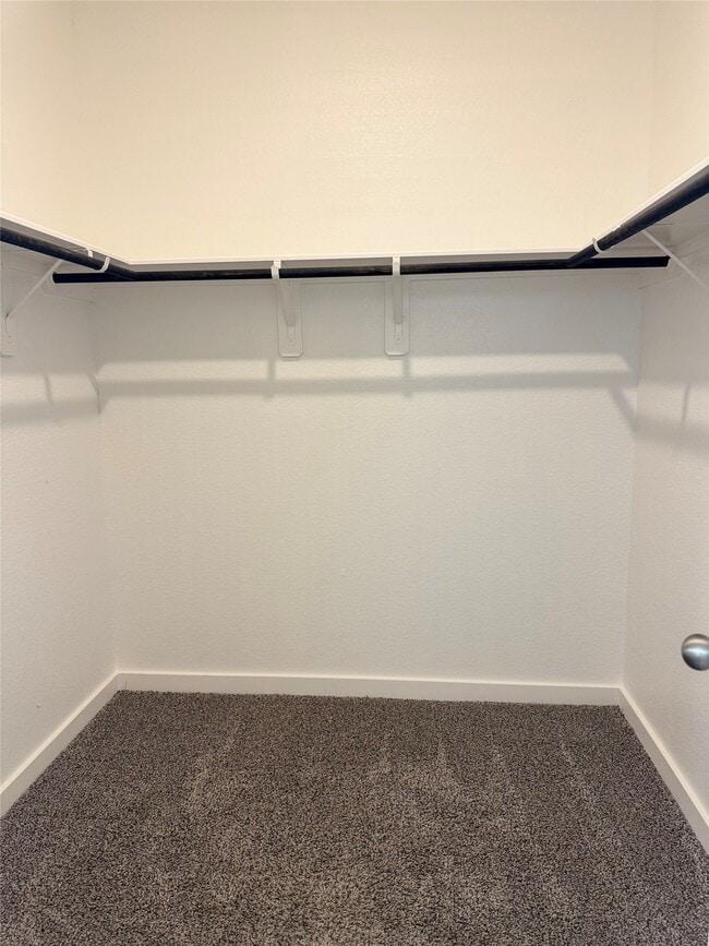 Building Photo - 9906 Grosbeak Ln