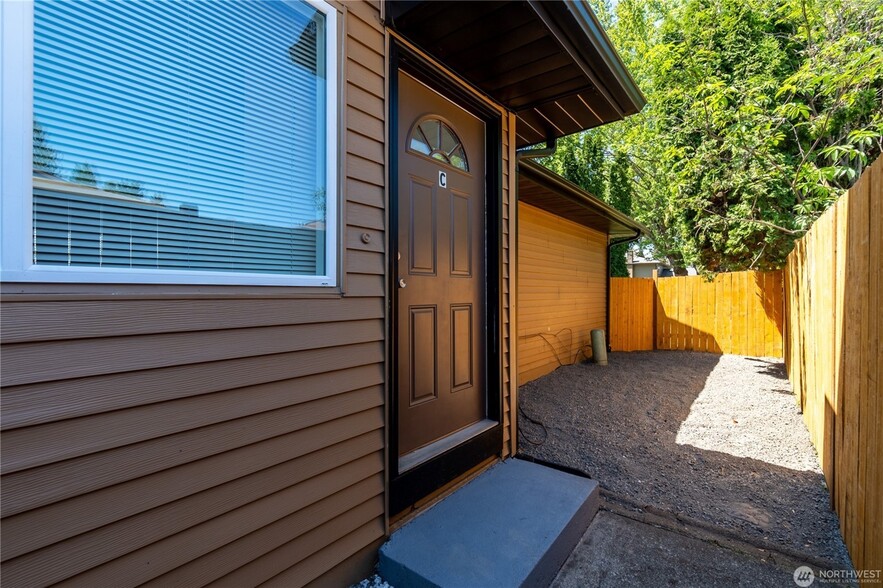 Unit w/ small yard space - 218 Ellingson Dr