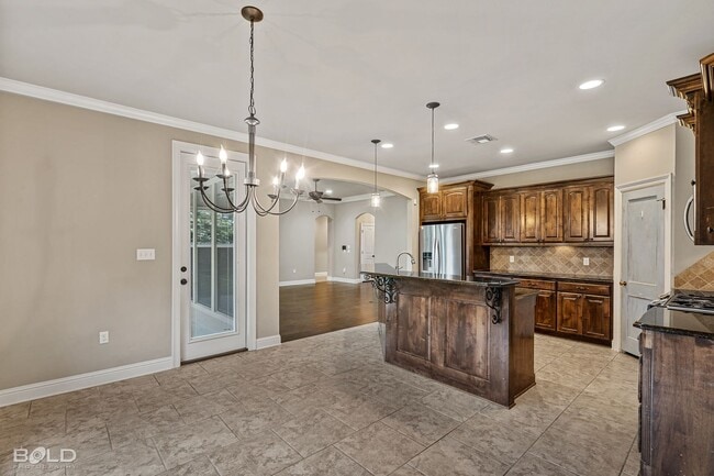 Building Photo - Beautiful 3 bedrooms 2 bathrooms In South ...