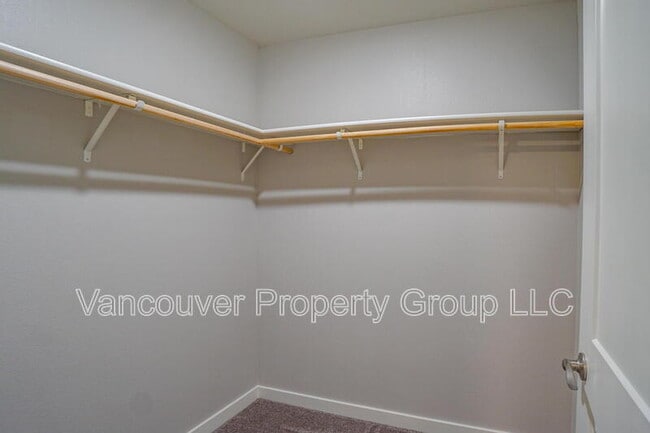 Building Photo - 2429 NE 54th St
