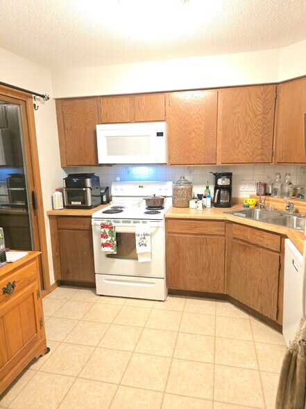 Building Photo - 2948 Mounds View Blvd