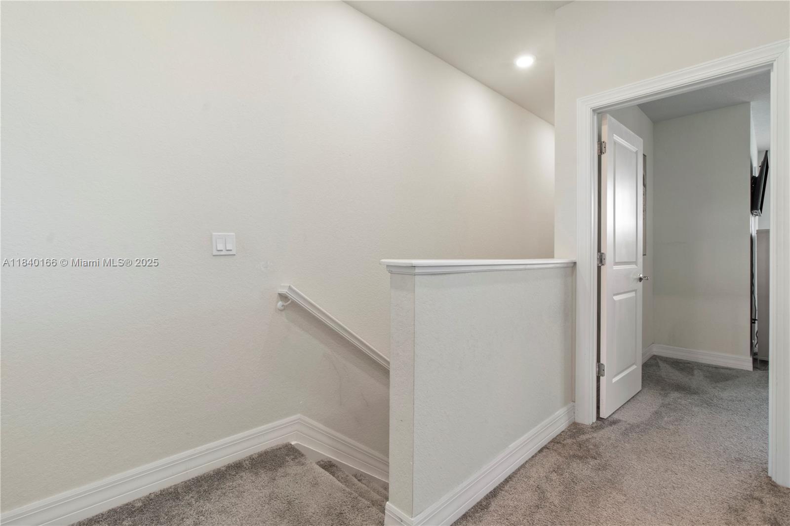 Building Photo - 5140 Eucalyptus Dr