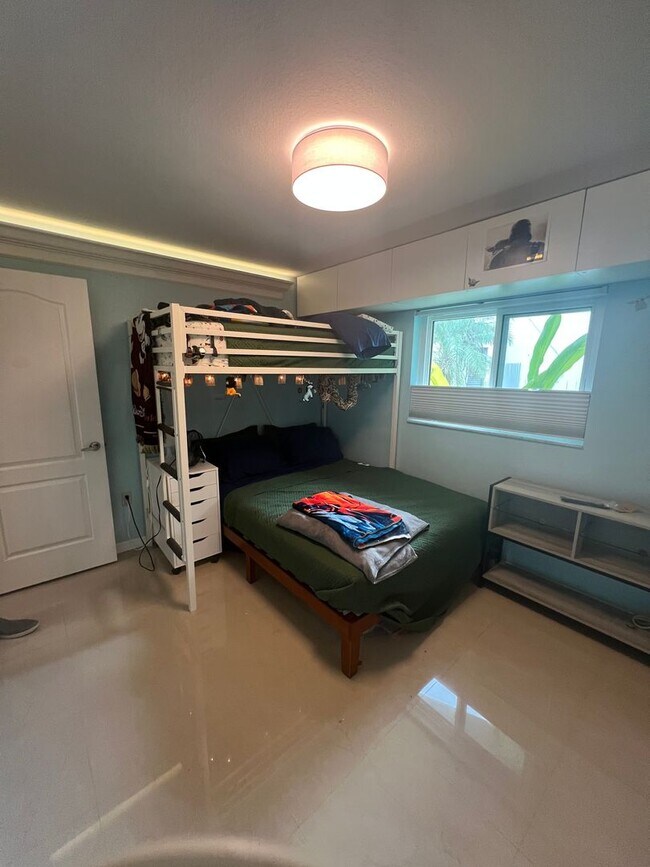 Building Photo - 3/2/2 Seasonal home in Deep Creek