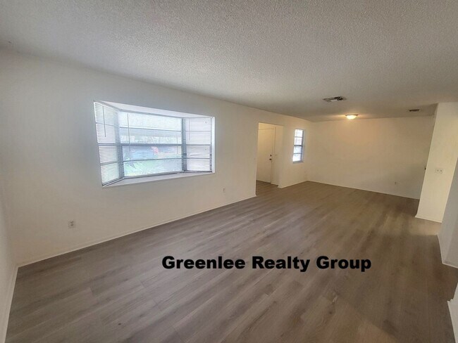 Building Photo - Don’t Miss This Spacious 3 Bedroom / 2 Bath Condo in Baywood Meadows!
