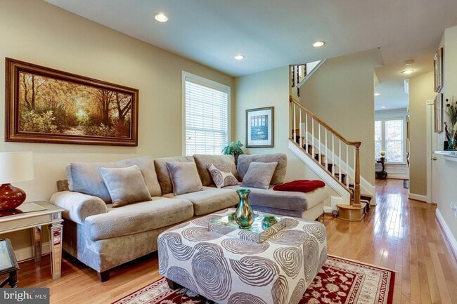 Building Photo - 47571 Royal Burnham Terrace