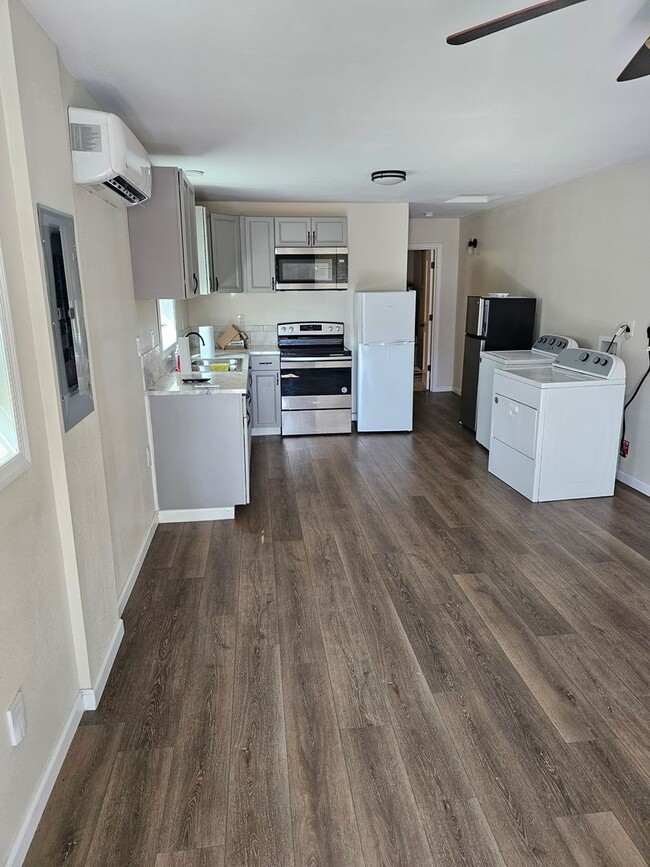 Building Photo - Cozy 1 bedroom,  1 bath $775