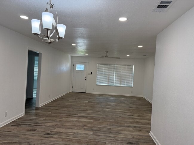 Building Photo - 2711 E 31st St